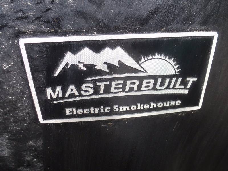 lot 9 image: Master built Smoker