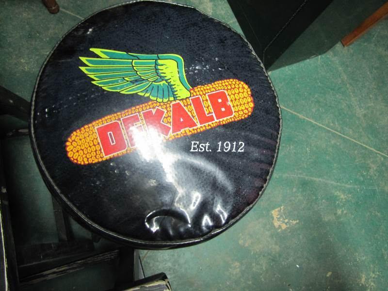 DeKalb Stool