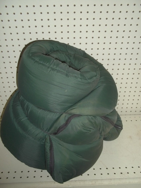 lot 28 image: Sleeping bag