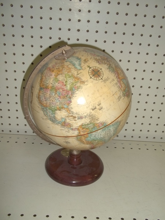 lot 31 image: Globe