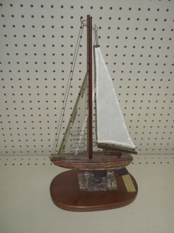 lot 35 image: Display Sailboat