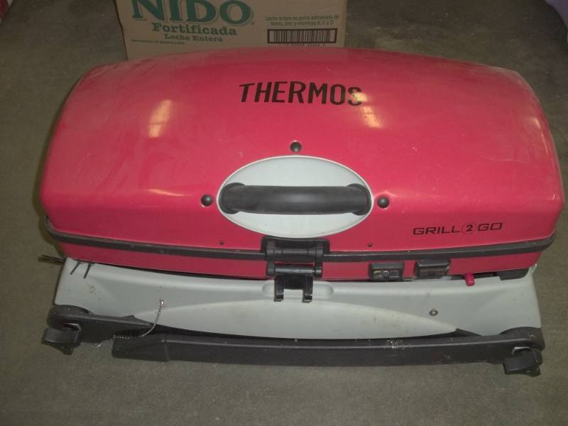 lot 39 image: Thermos Grill to Go