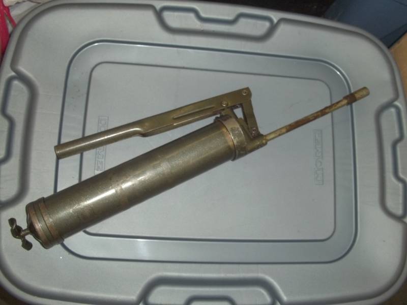 lot 57 image: Grease gun