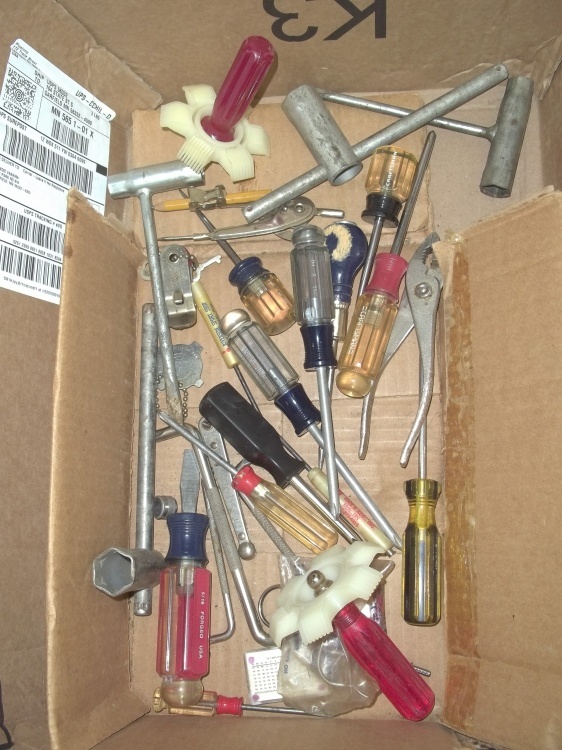 lot 77 image: Assorted screwdrivers and wrenches