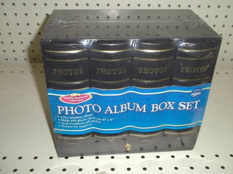lot 108 image: Four 4 x 6 Photo album set