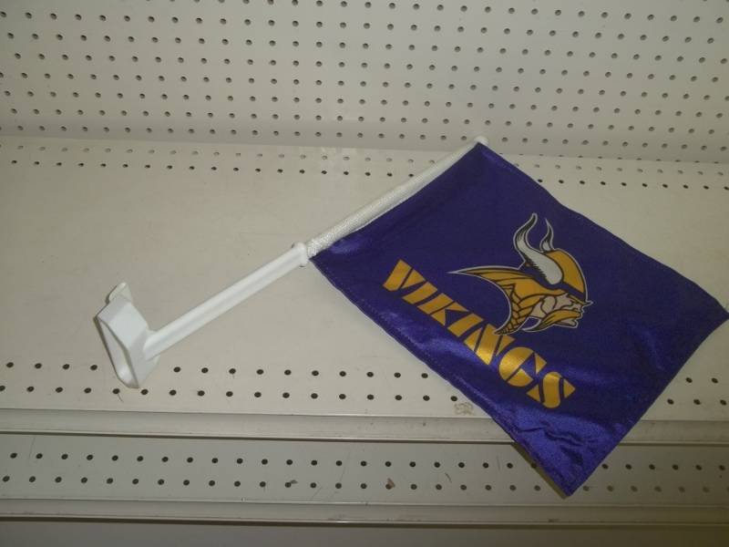 lot 111 image: Minnesota Vikings Flag