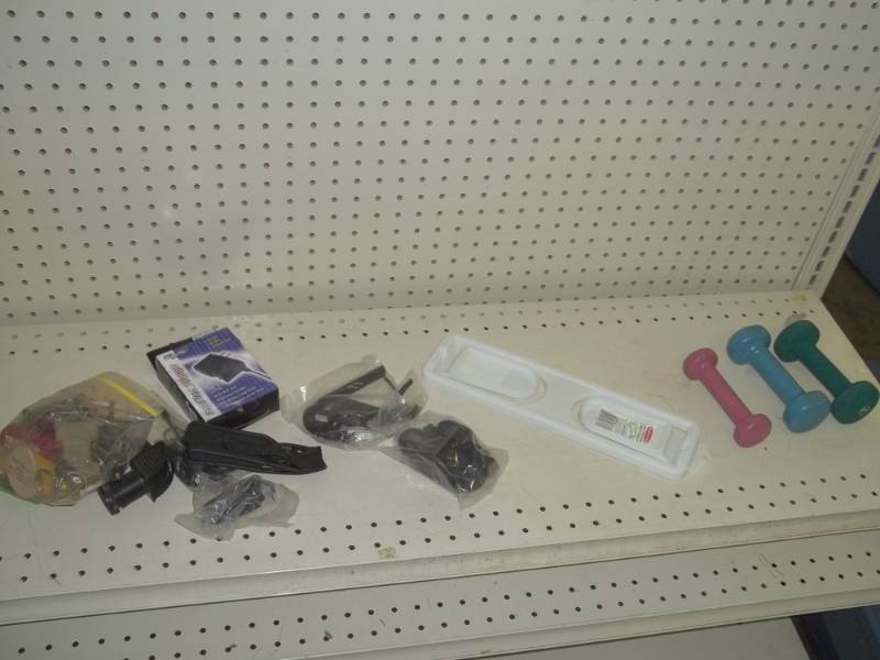 lot 112 image: 3 Weights, pocket knife holder, assorted key chains and miscellaneous items