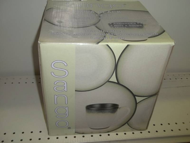 lot 121 image: 16 Piece service for 4