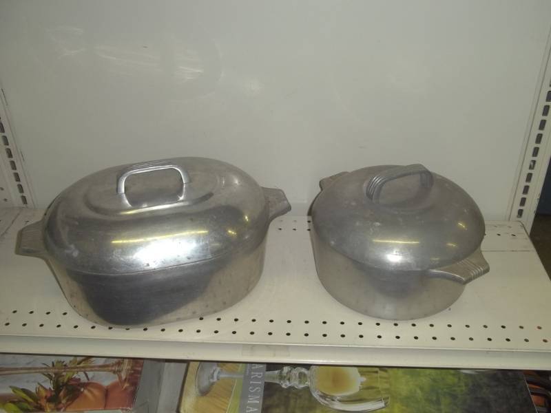 lot 135 image: Pair of roaster pan and kettle