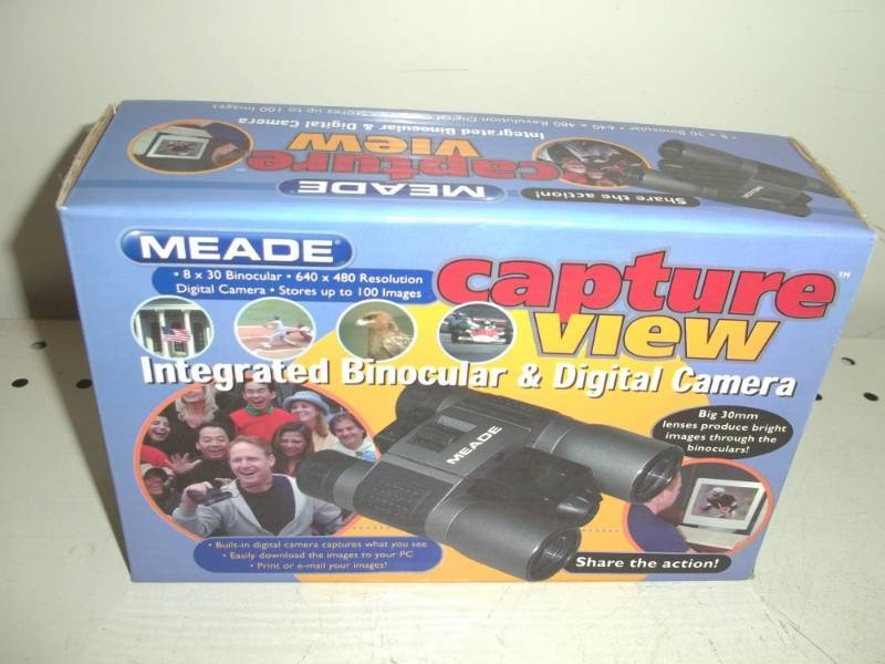 lot 137 image: Binoculars and digital camera combination