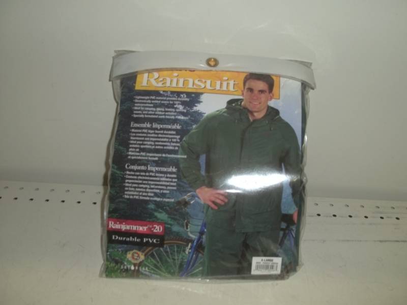 lot 146 image: XL Rain suit