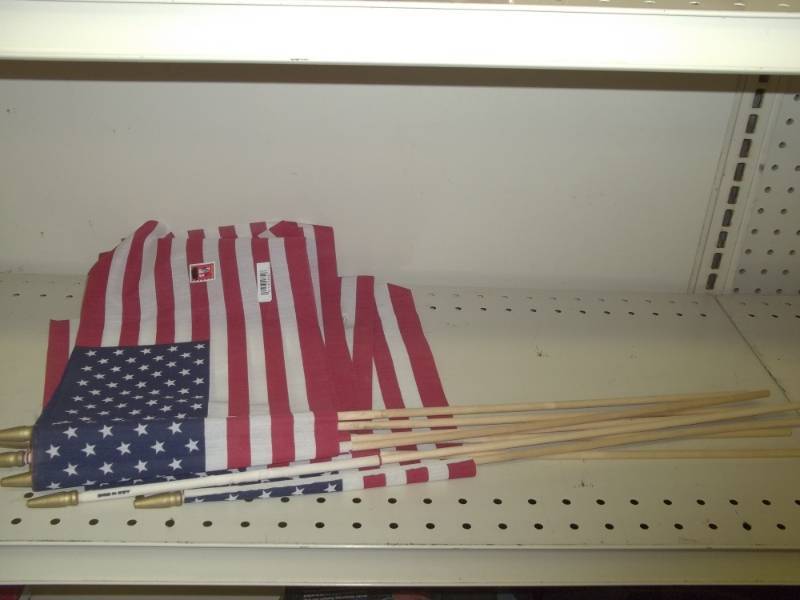lot 147 image: 8 American Flags on sticks