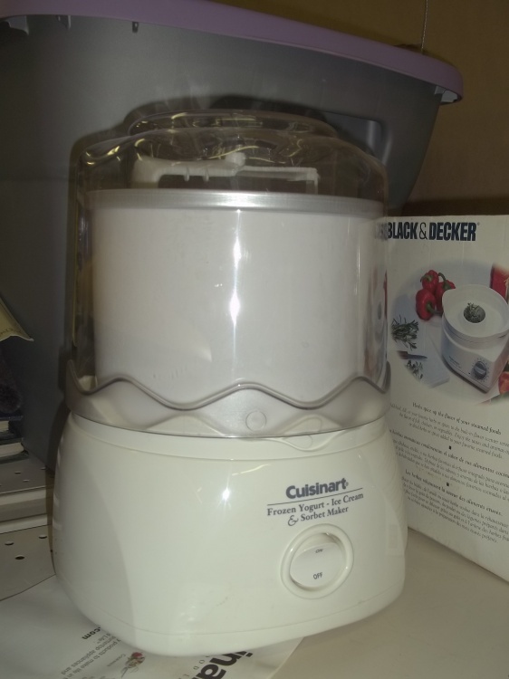 lot 158 image: Cuisinart Yogurt Maker with manual