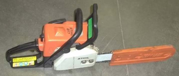 lot 208 image: Chain Saw Stihl D17 14 bar tested and runs