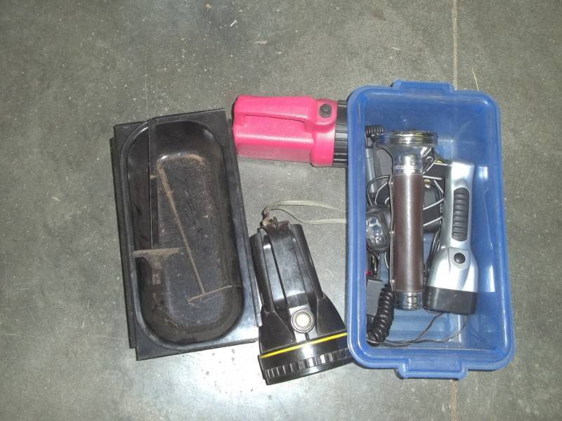 lot 219 image: Lot of flashlights