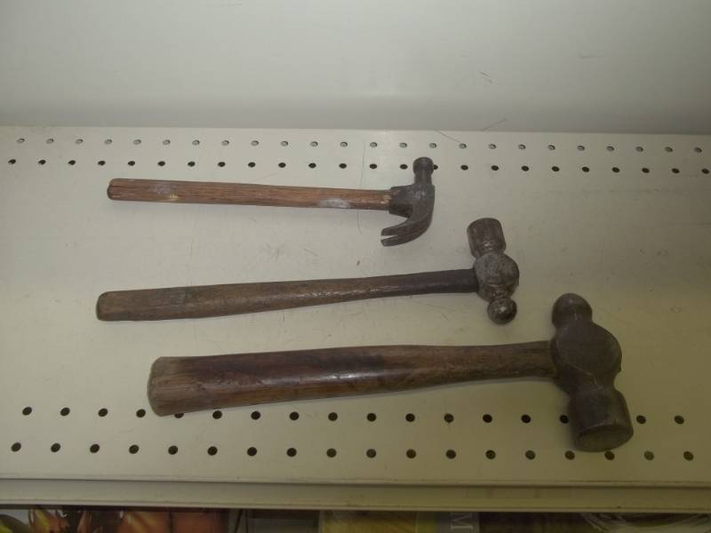lot 222 image: Set of 3 hammers