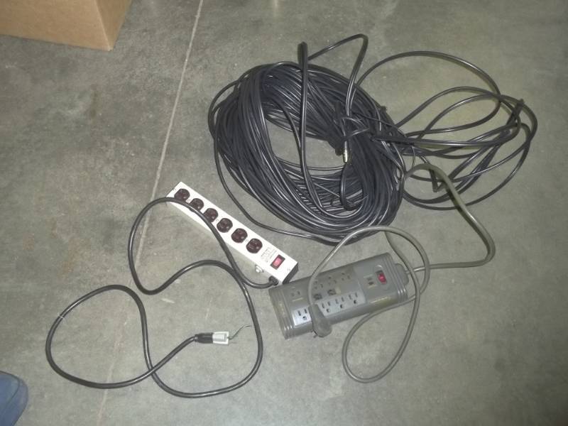 lot 233 image: Electrical bars and Coax cable