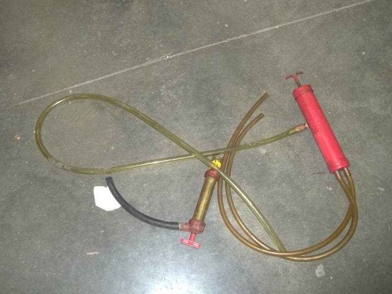 lot 242 image: Lot of 2 Fluid pumps