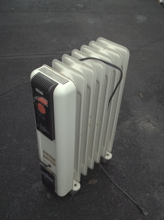 lot 256 image: Electric heater