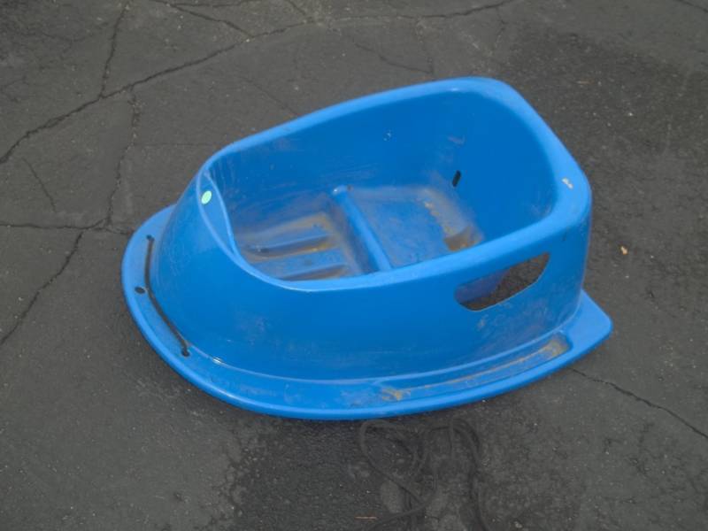 lot 257 image: Little kids snow sled