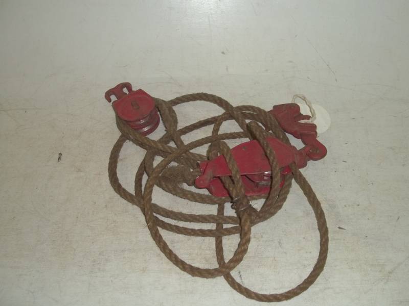lot 265 image: Block and tackle
