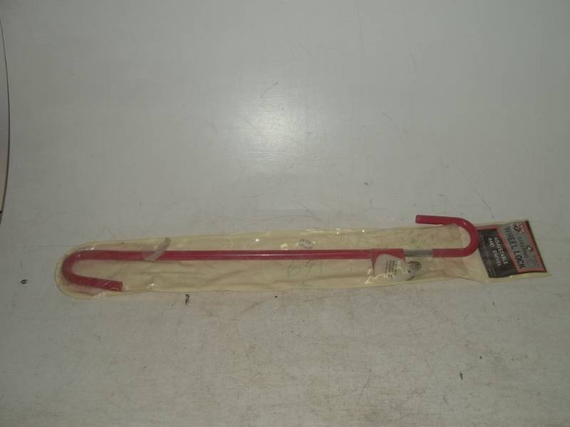 lot 271 image: Steering wheel lock