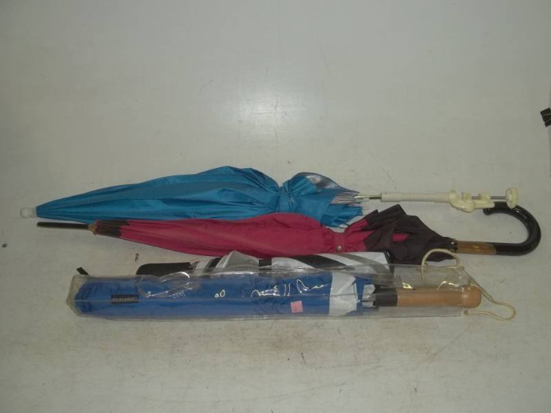 lot 279 image: 4 Umbrellas