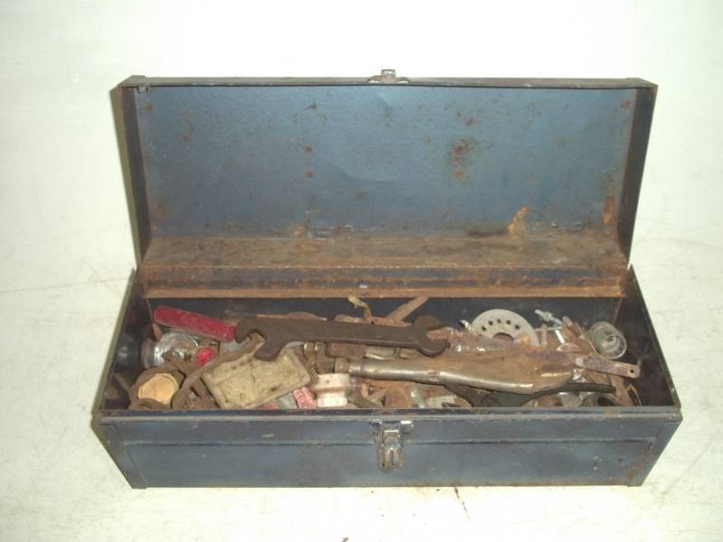 lot 289 image: Tool box with tools and parts
