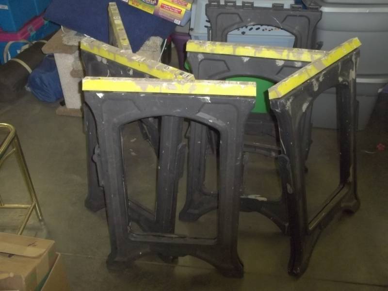 lot 291 image: 6 Folding saw horses