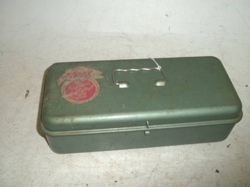 lot 299 image: Vintage Airex tackle box