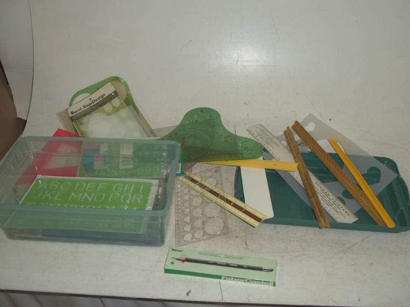 lot 302 image: Rulers and stencils kit