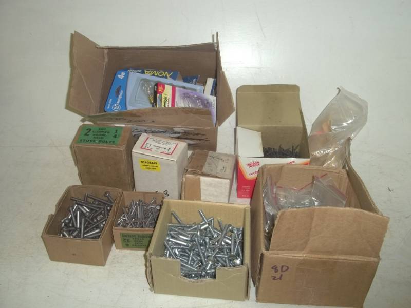 lot 305 image: Hardware, bolts, screws, etc.