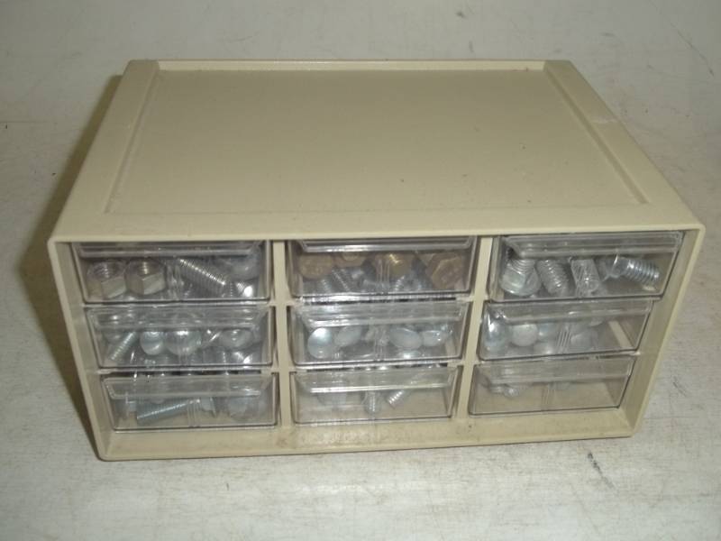 lot 322 image: Parts bin with parts