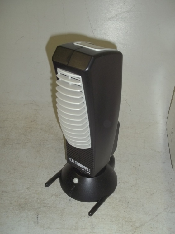 lot 328 image: Bell and Howell air cleaner