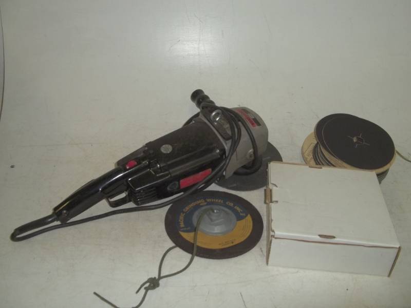 lot 330 image: Craftsman 2 speed sander polisher with discs