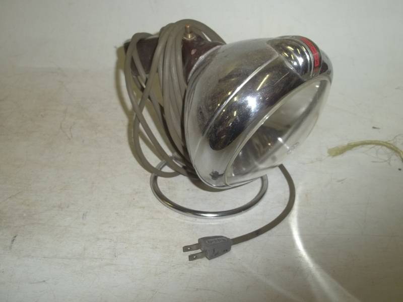 lot 335 image: Spotlight with stand