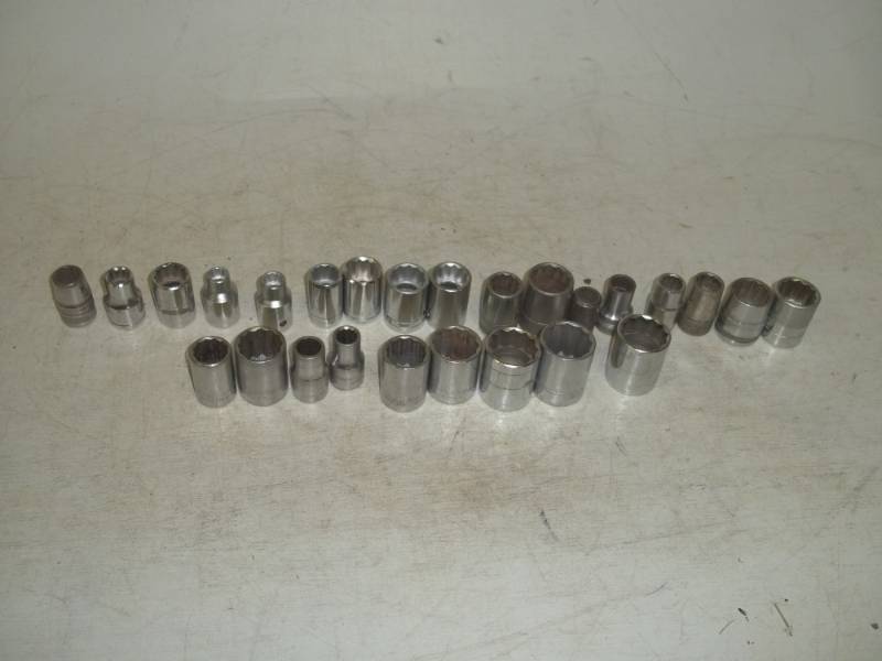 lot 344 image: 26 12 Sockets