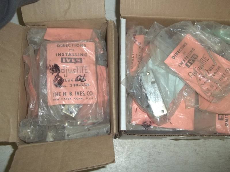 lot 357 image: 2 Boxes of cabinet catches