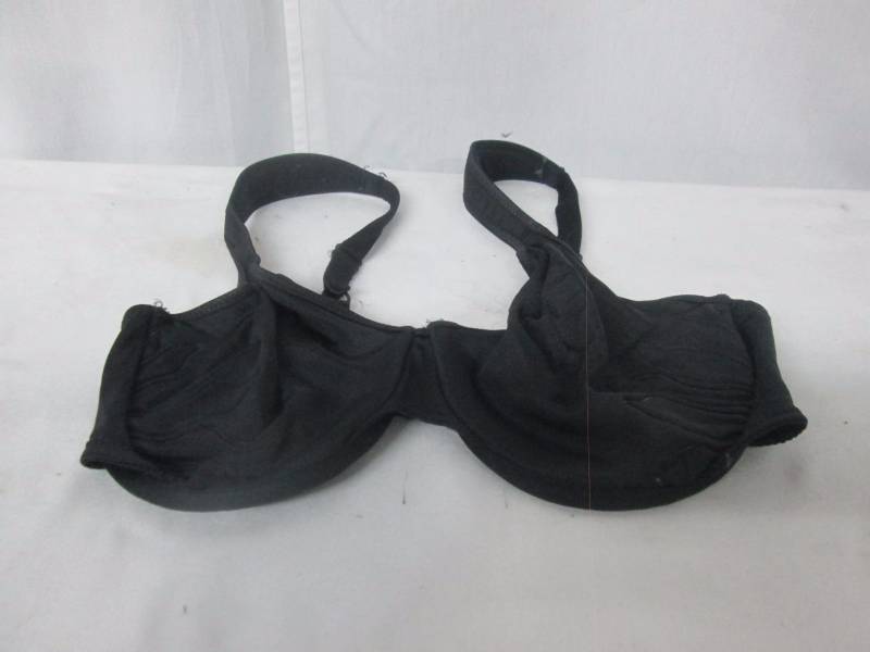 lot 109 image: Bali Live It Up Seamless Underwire Bra