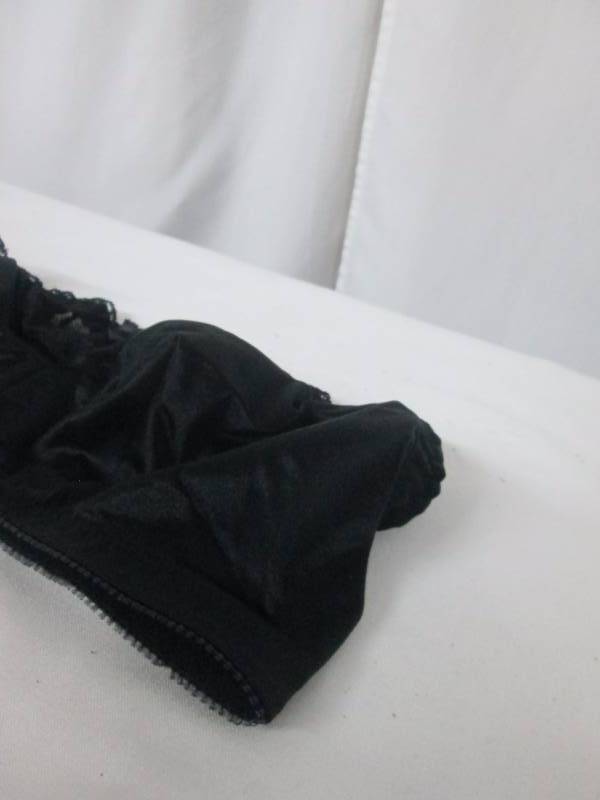 lot 103 image: Glamorise Strapless Tube Bra 1800 - Black
