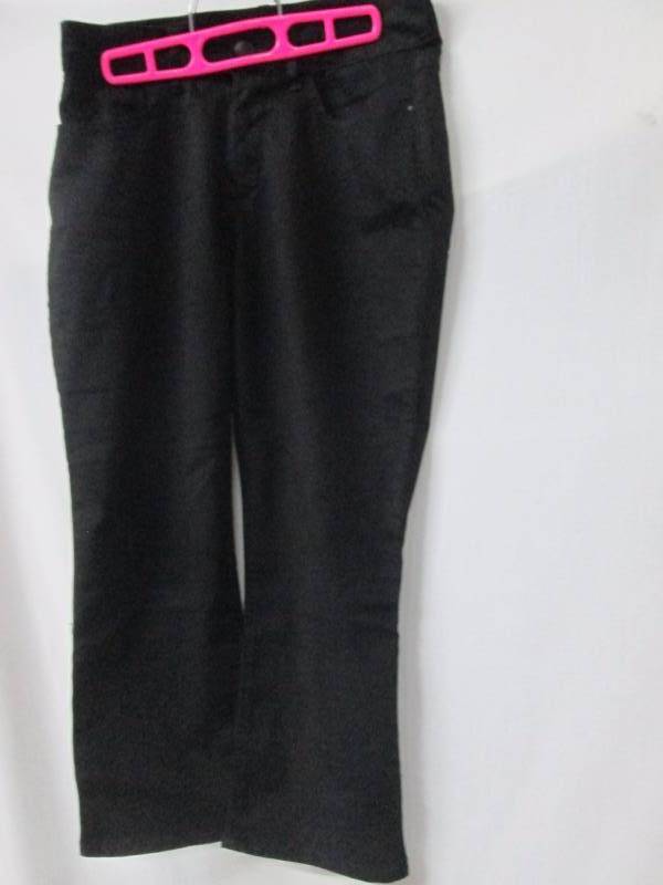 lot 73 image: Lee Easy Fit Frenchie Capri Pant