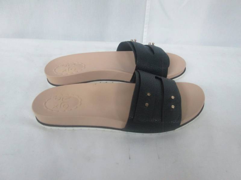lot 71 image: XOXO Womens Lennox Flat Sandal