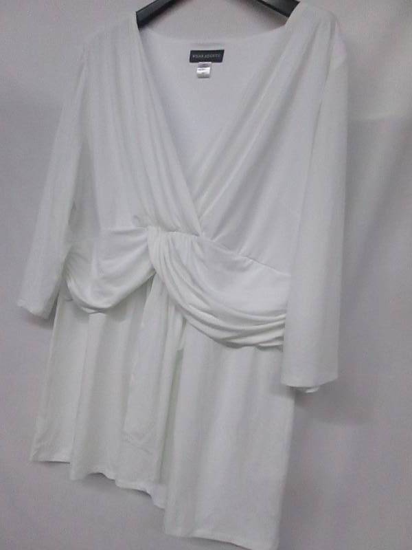 lot 77 image: Wearabouts Plus Twisted Knit Top