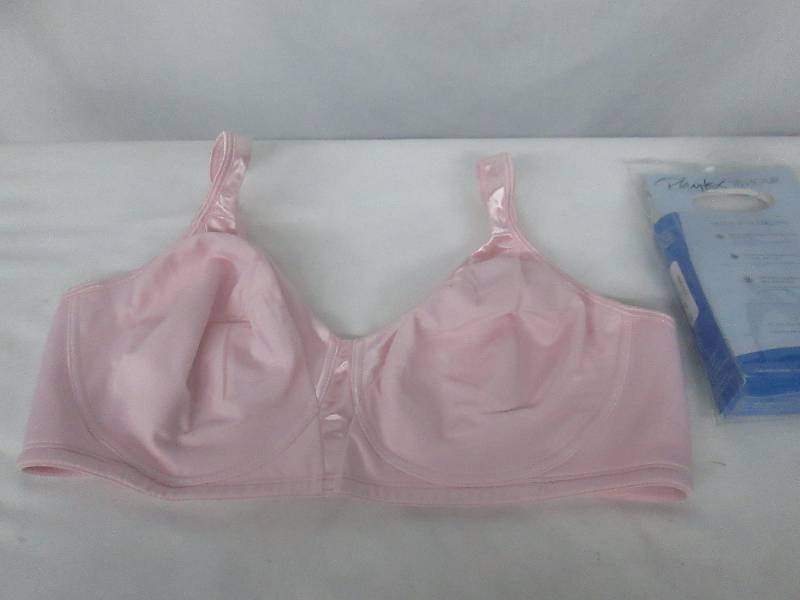 lot 89 image: Playtex 18-Hour Sensationally Sleek Wirefree Bra