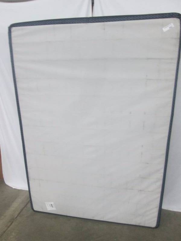 lot 34 image: Serta Perfect Sleeper Box Spring - Full