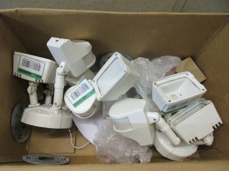 4 outdoor LED motion lights