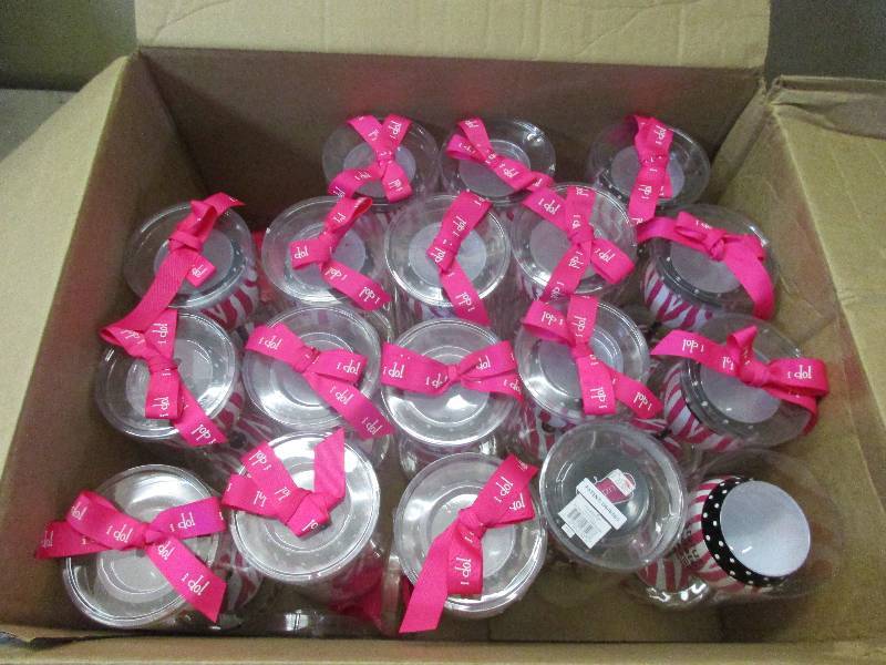 18 plastic wine glasses