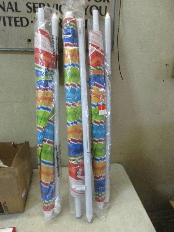 3 sunshade umbrellas