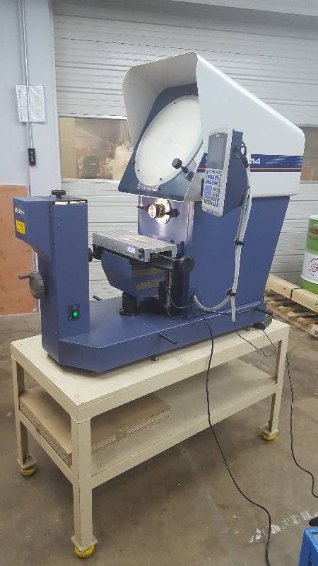 lot 123 image: Mitutoyo Optical Comparator wQM-Data 200 Digital Display & Optical Comparator Stand