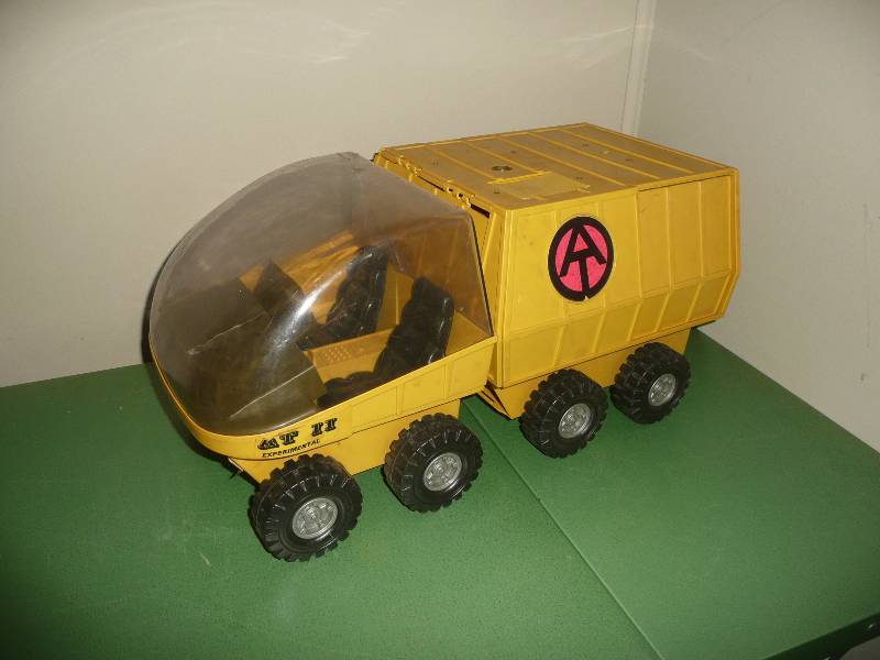 GI Joe Adventure Team Mobile Support Vehicle AT 2 Hasbro 1972 Toy - very cool - see pictures